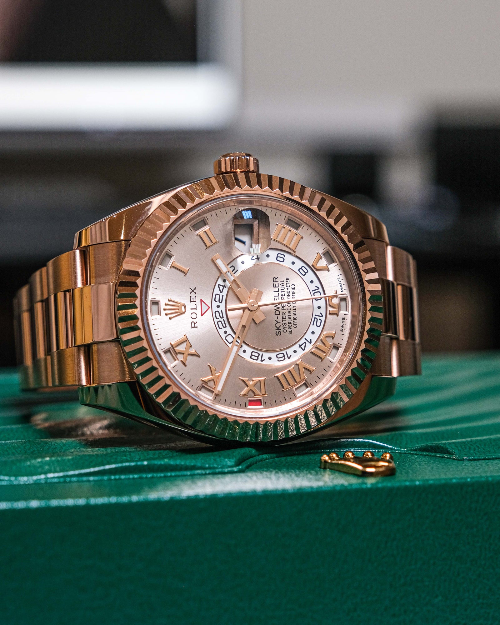 How to set a Rolex Skydweller