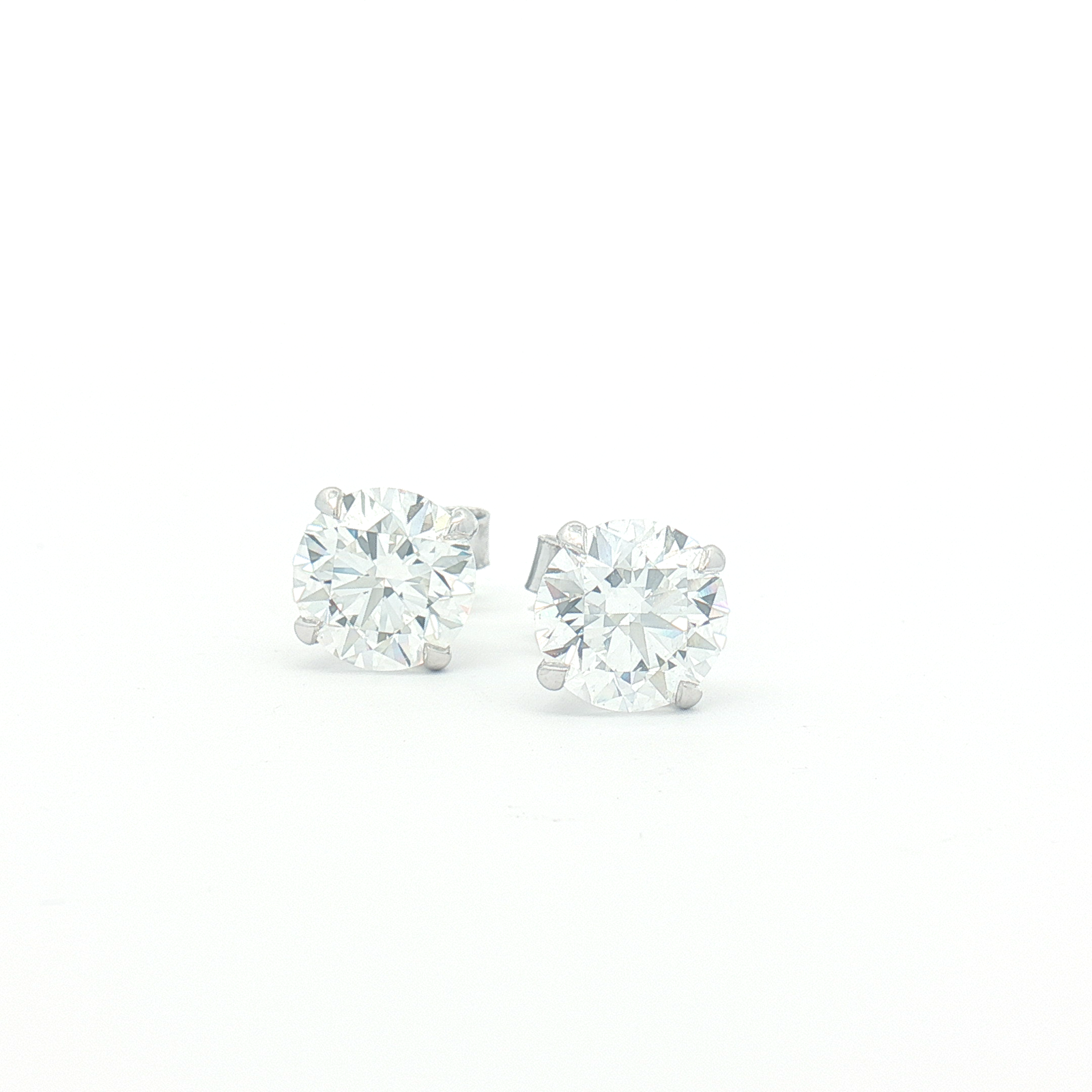 9ct White Gold Lab diamond 4.03ct Stud Earrings