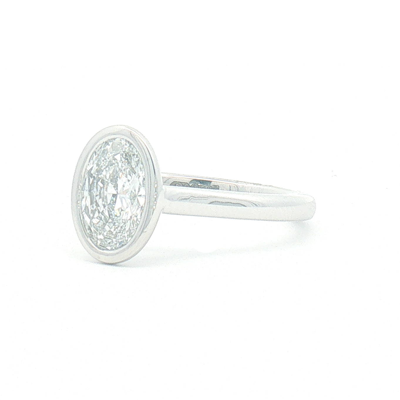 Lab Diamond 1.52ct Oval-cut Bezel set Engagement Ring