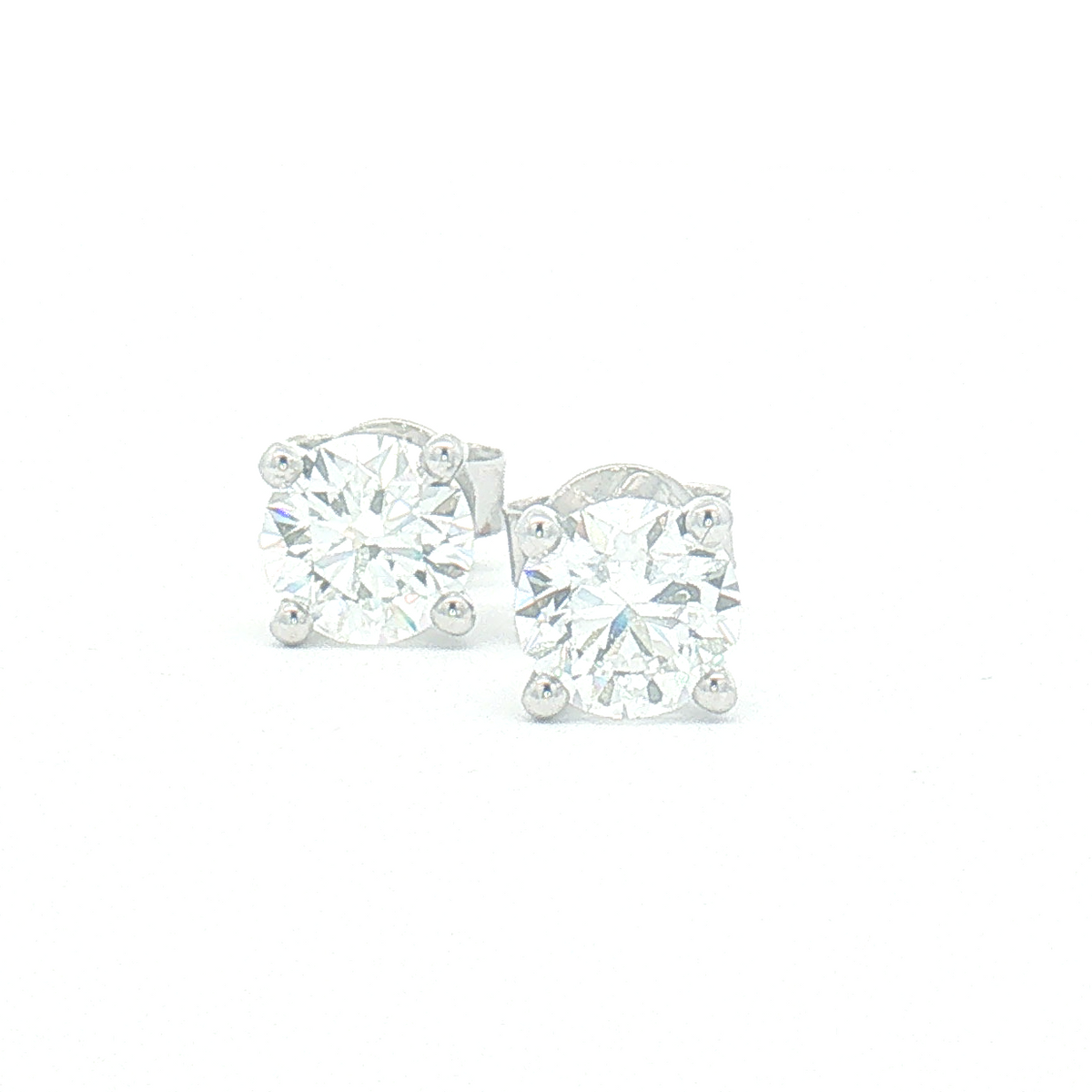 18ct White Gold 1.00ct Lab Diamond Stud Earrings
