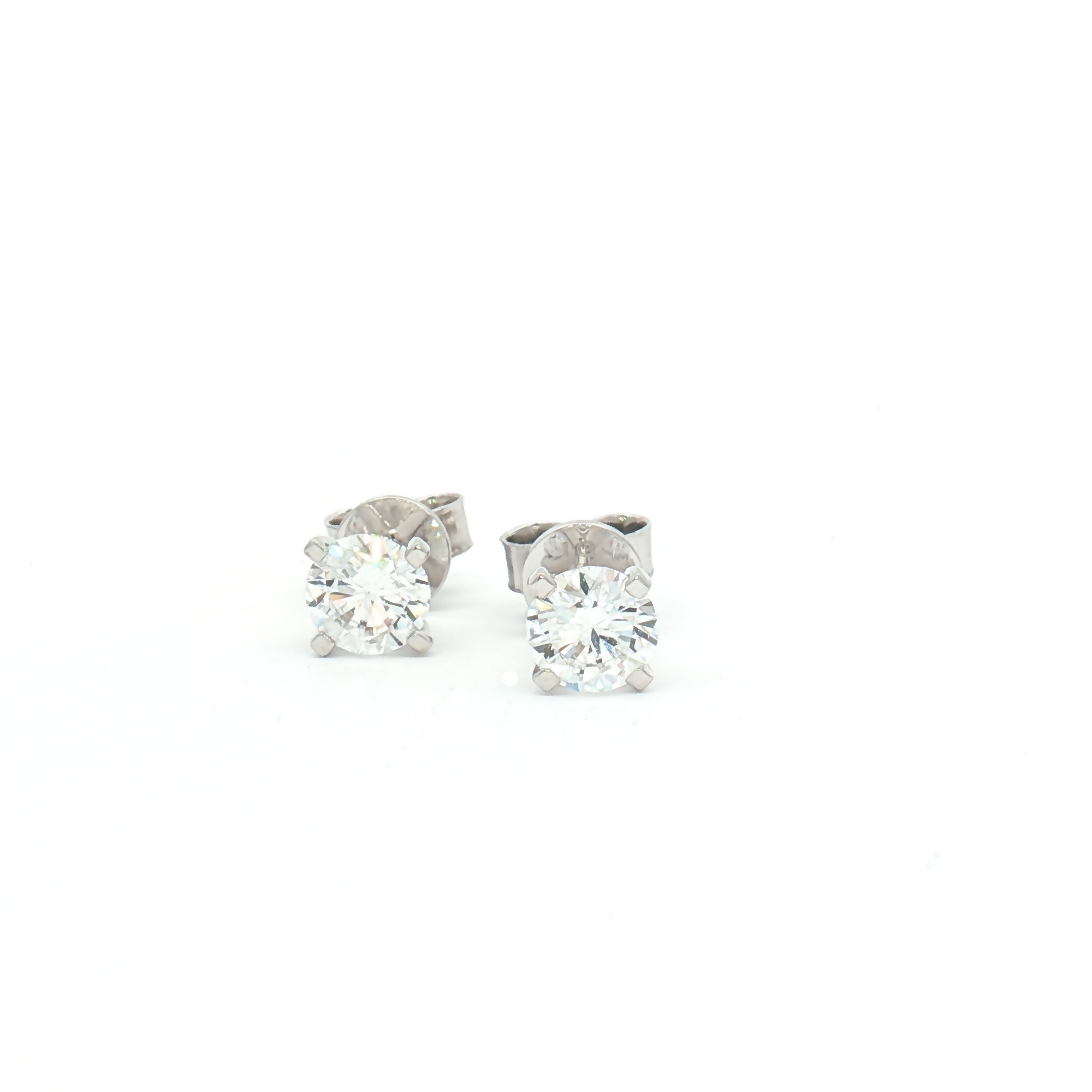 18ct White Gold Lab Diamond 1.42ct Stud Earrings