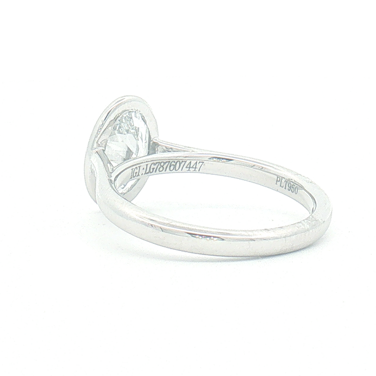 Lab Diamond 1.52ct Oval-cut Bezel set Engagement Ring