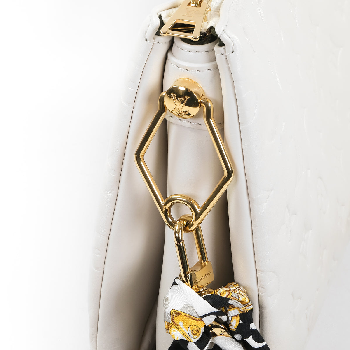 Louis Vuitton Coussin PM M57793