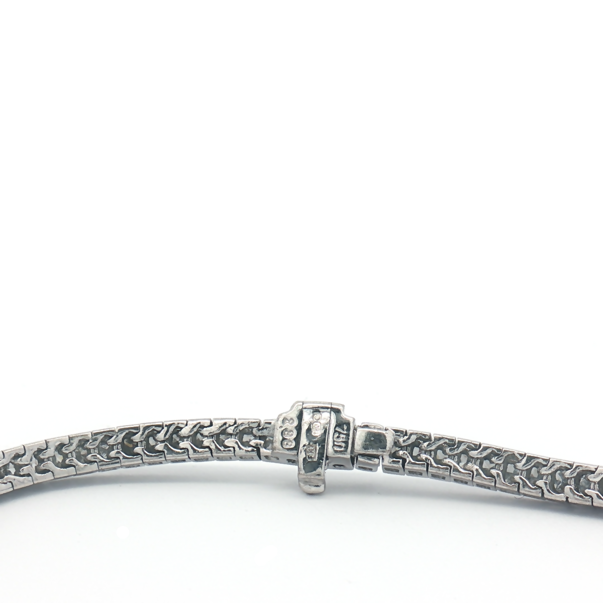 Vintage 18ct White Gold Princess-cut Diamond Tennis Bracelet